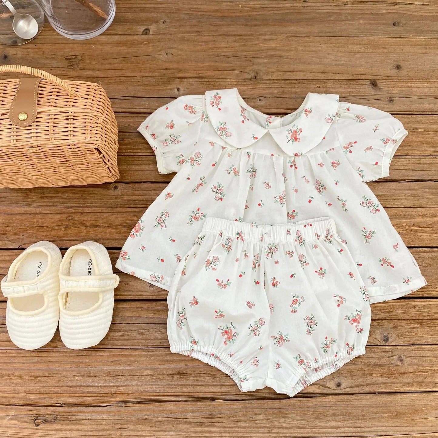 Summer New 0-3-year-old Girl's Versatile Set with Baby Doll Neck Short Sleeve Fragmented Flower Top+Bread Pants 2-piece Girl Set