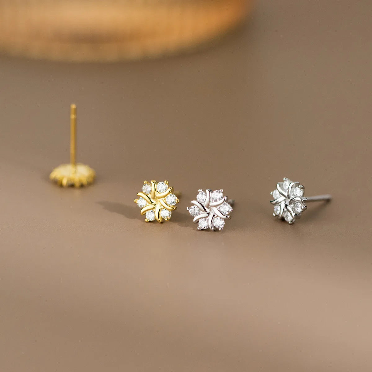 Silver 925 Earrings For Women Zircon Snowflake Shiny Earrings For Girls Flower Earrings Daily Stud Earrings For Women