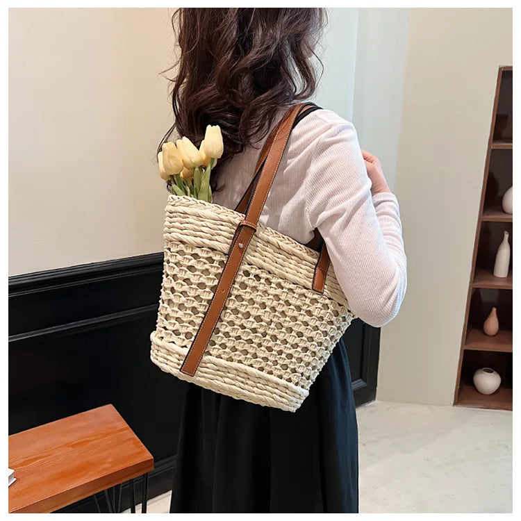 Summer Handwoven Straw Beach Women Tote Bags 2025 Vintage Hollow Out Basket Rattan Handbag Vacation Shoulder Bag New Beach Bag
