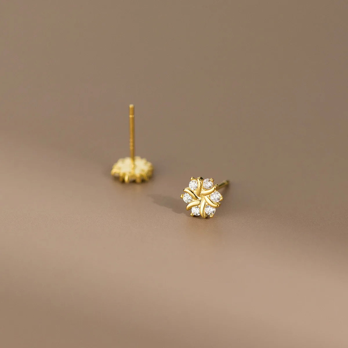 Silver 925 Earrings For Women Zircon Snowflake Shiny Earrings For Girls Flower Earrings Daily Stud Earrings For Women