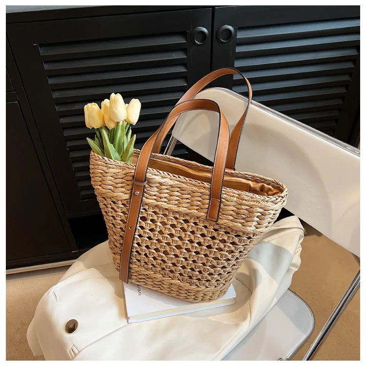 Summer Handwoven Straw Beach Women Tote Bags 2025 Vintage Hollow Out Basket Rattan Handbag Vacation Shoulder Bag New Beach Bag