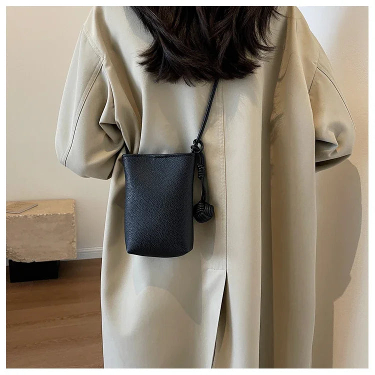 Women Leather Small Crossbody Bag Designer Cell Phone Bag Lightweight Fashion Shoulder Bag Ladies Travel Purse