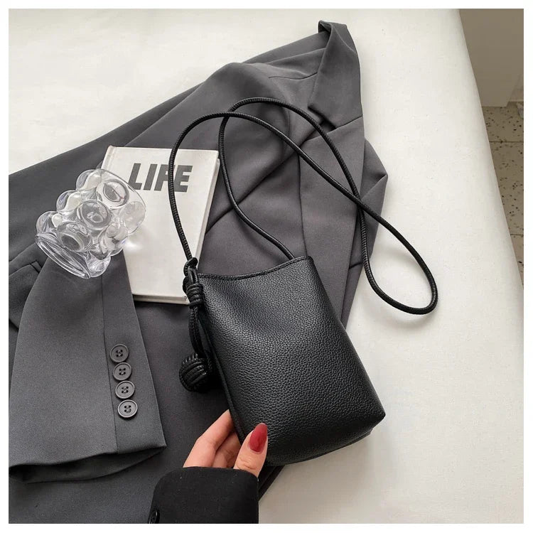 Women Leather Small Crossbody Bag Designer Cell Phone Bag Lightweight Fashion Shoulder Bag Ladies Travel Purse