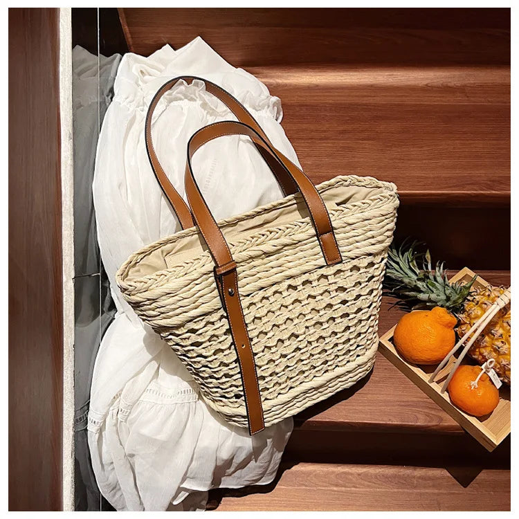 Summer Handwoven Straw Beach Women Tote Bags 2025 Vintage Hollow Out Basket Rattan Handbag Vacation Shoulder Bag New Beach Bag