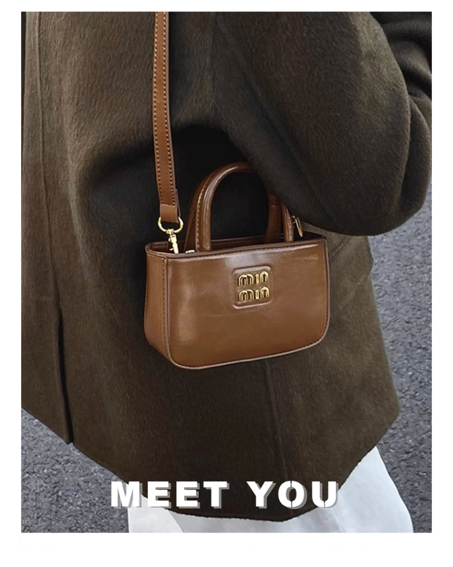 Super fire exquisite mini small bag female 2025 new high-end light luxury designer niche design messenger bag lipstick bag
