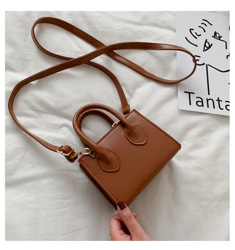 Small Square Bag New Popular Retro Mini Handbag Literary Crowds Shoulder Messenger Female Bag Mini One Shoulder Crossbody Bag