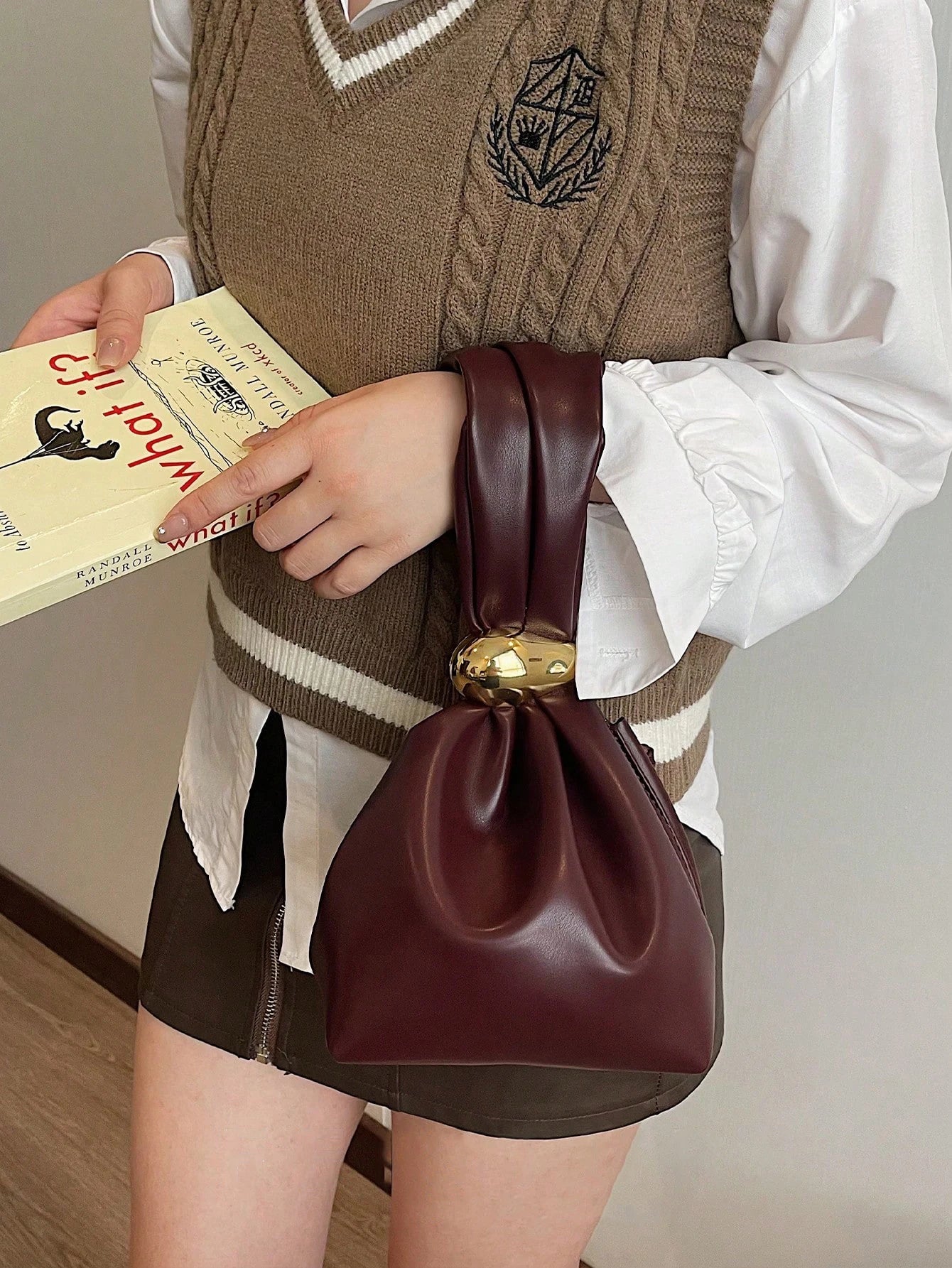 Solid Color PU Leather Handbag Pleated Cloud Shaped Women Bucket Bag, Fashionable Burgundy Women's Luxury Bag