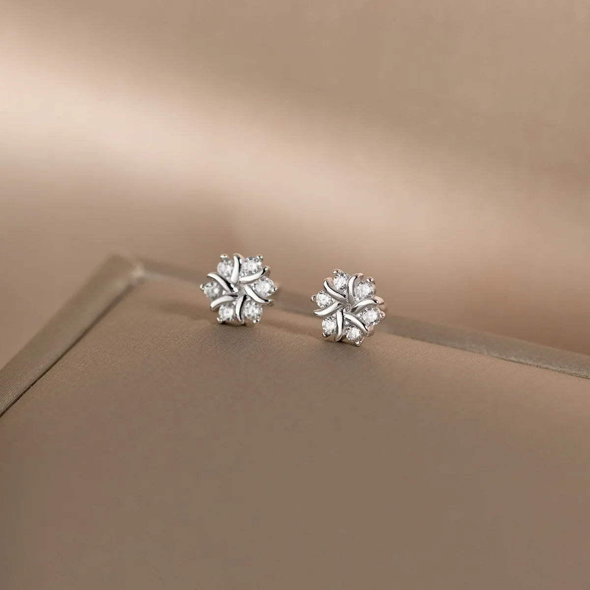 Silver 925 Earrings For Women Zircon Snowflake Shiny Earrings For Girls Flower Earrings Daily Stud Earrings For Women