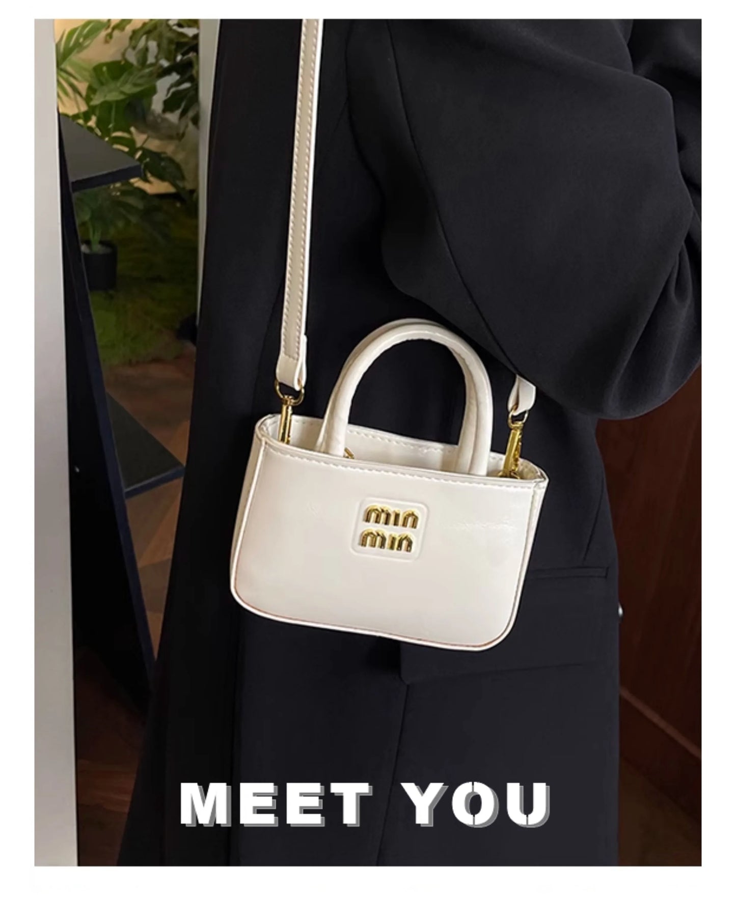 Super fire exquisite mini small bag female 2025 new high-end light luxury designer niche design messenger bag lipstick bag