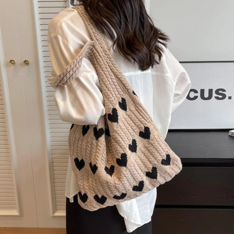 Women Knitted Bag Woven Love Heart Pattern Wool Portable Shoulder Bag Shopping Bags Workers Students Daily Commuter Bags