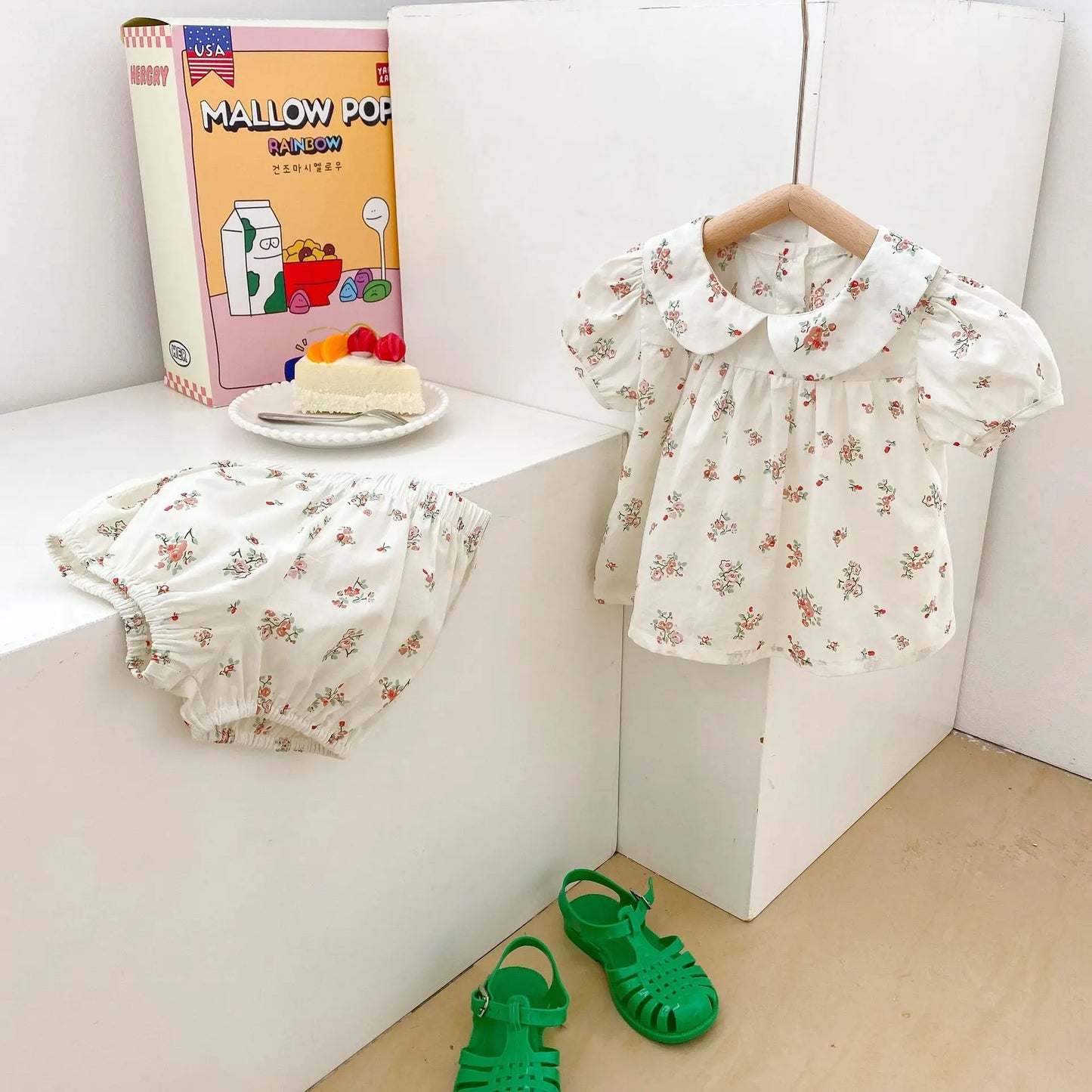 Summer New 0-3-year-old Girl's Versatile Set with Baby Doll Neck Short Sleeve Fragmented Flower Top+Bread Pants 2-piece Girl Set