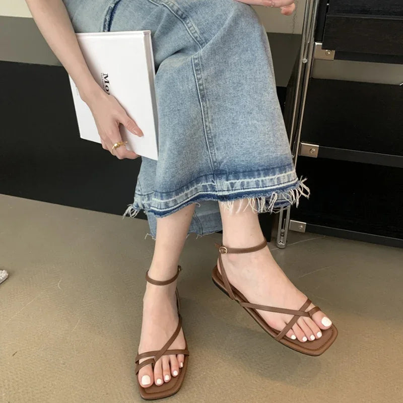 2025 Summer Gladiator Women Sandals Fashion Elegant Narrow Band Clip Toe Shoes Ladies Comfort Flats Beach Sandalias
