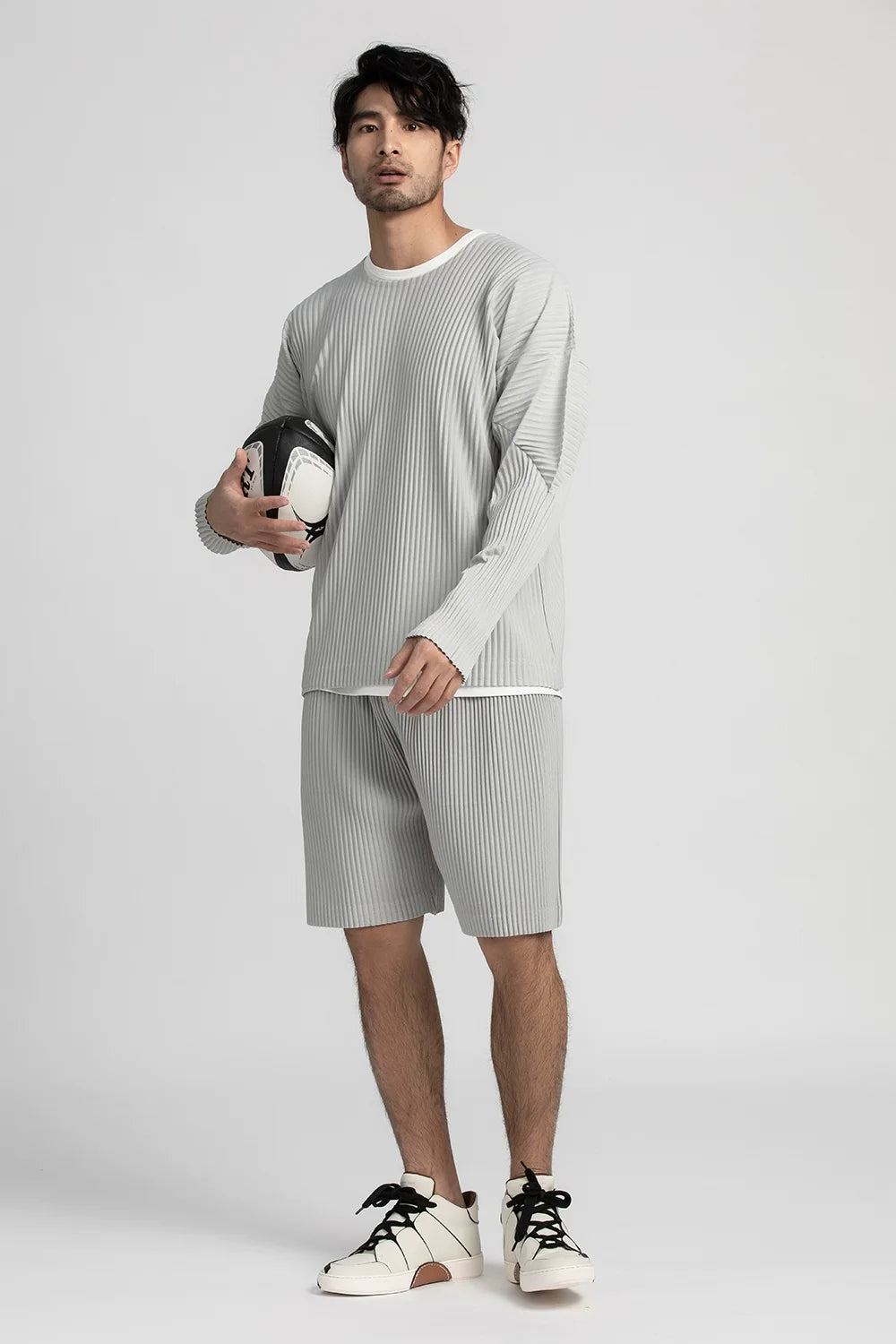 Miyake Pleated Full Sleeve Round Collar T Shirt For Men Fashion Japanese Streetwear Long Sleeve Plain T-shirt Casual Top