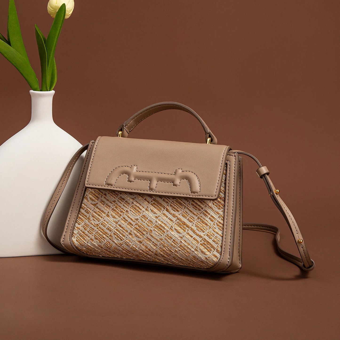 Fashionable Classic Retro Women's New 2024 Designer Style Shoulder Bag Business Commuting Large Capacity Handbag