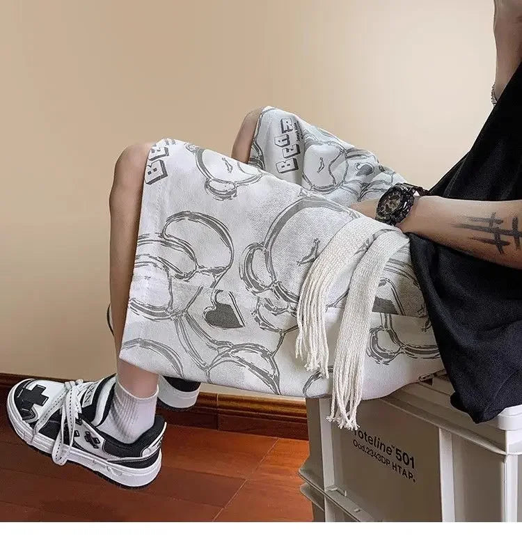 Bear Graffiti Men's Breathable Quick-drying Five-point Casual Loose Beach Sports Shorts