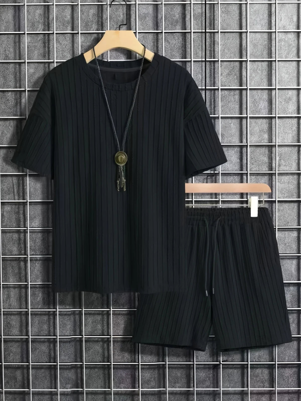 Men's new fashion summer sports solid color crew-neck vertical stripe T-shirt shorts short-sleeved suit Loose two-piece set