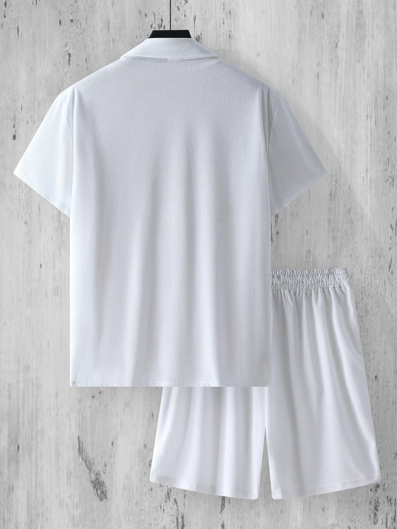Spring and summer casual corduroy suit; top   shorts set; beach outing shirt set.