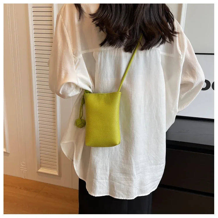 Women Leather Small Crossbody Bag Designer Cell Phone Bag Lightweight Fashion Shoulder Bag Ladies Travel Purse