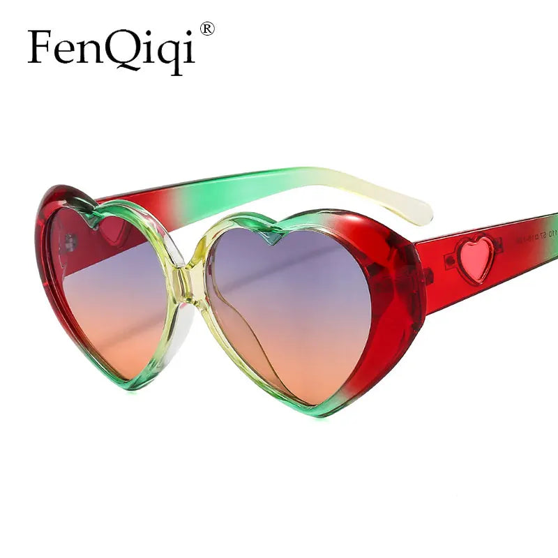 Fashion Ladies Oversized Frame Eyewear New Love Shape Iridescent Shade Luxury Designer Women's Heart Gradient Sunglasses Women