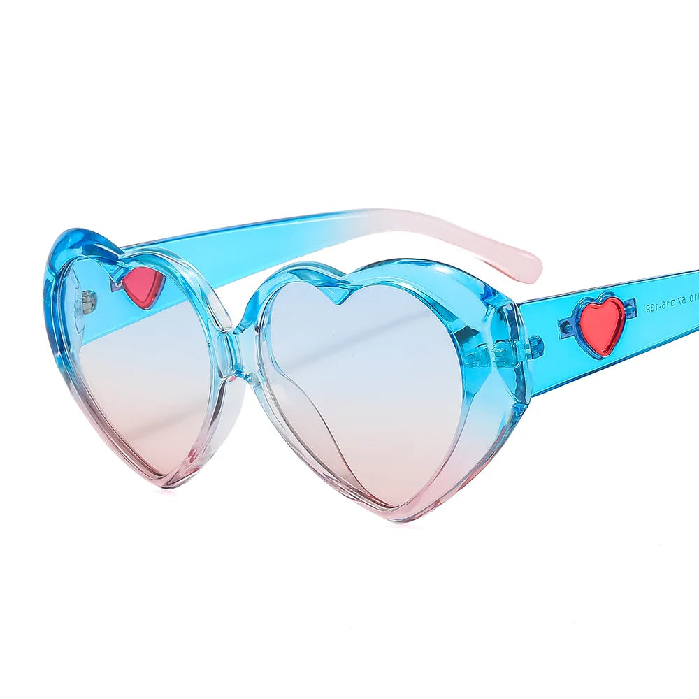 Fashion Ladies Oversized Frame Eyewear New Love Shape Iridescent Shade Luxury Designer Women's Heart Gradient Sunglasses Women