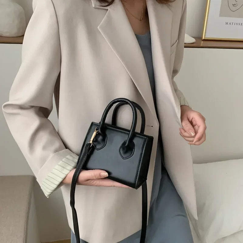 Small Square Bag New Popular Retro Mini Handbag Literary Crowds Shoulder Messenger Female Bag Mini One Shoulder Crossbody Bag