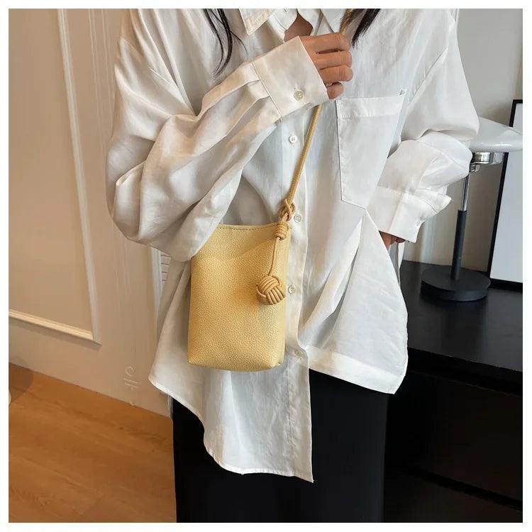 Women Leather Small Crossbody Bag Designer Cell Phone Bag Lightweight Fashion Shoulder Bag Ladies Travel Purse