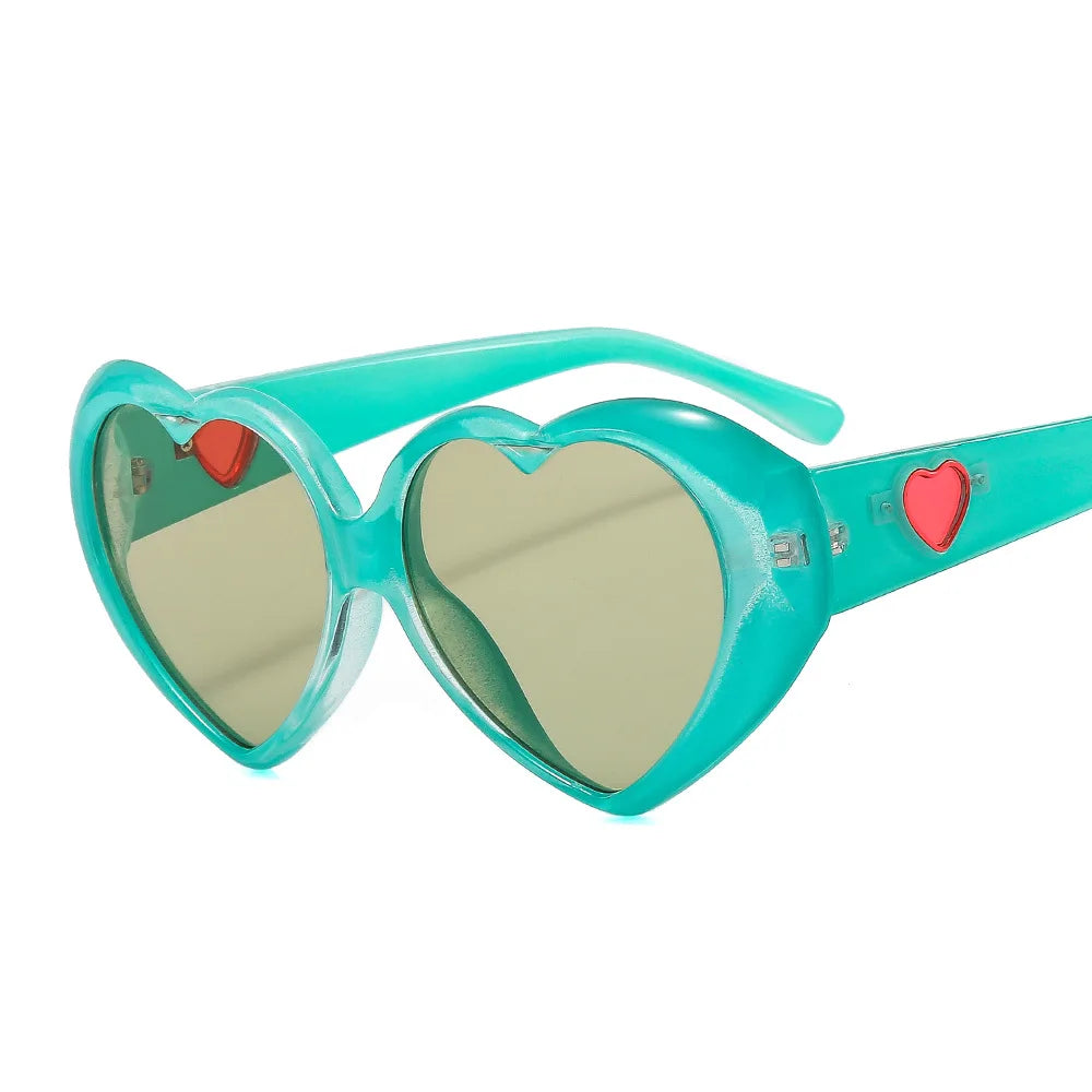 Fashion Ladies Oversized Frame Eyewear New Love Shape Iridescent Shade Luxury Designer Women's Heart Gradient Sunglasses Women