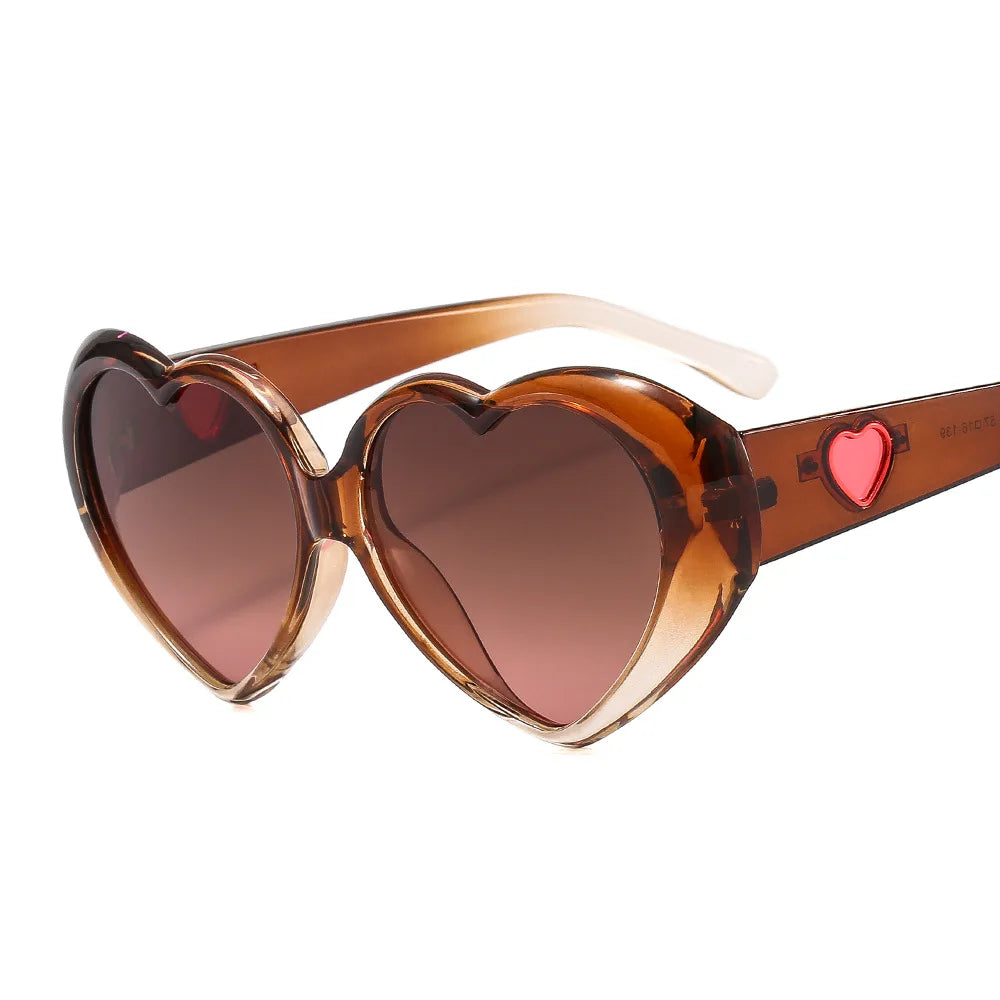 Fashion Ladies Oversized Frame Eyewear New Love Shape Iridescent Shade Luxury Designer Women's Heart Gradient Sunglasses Women