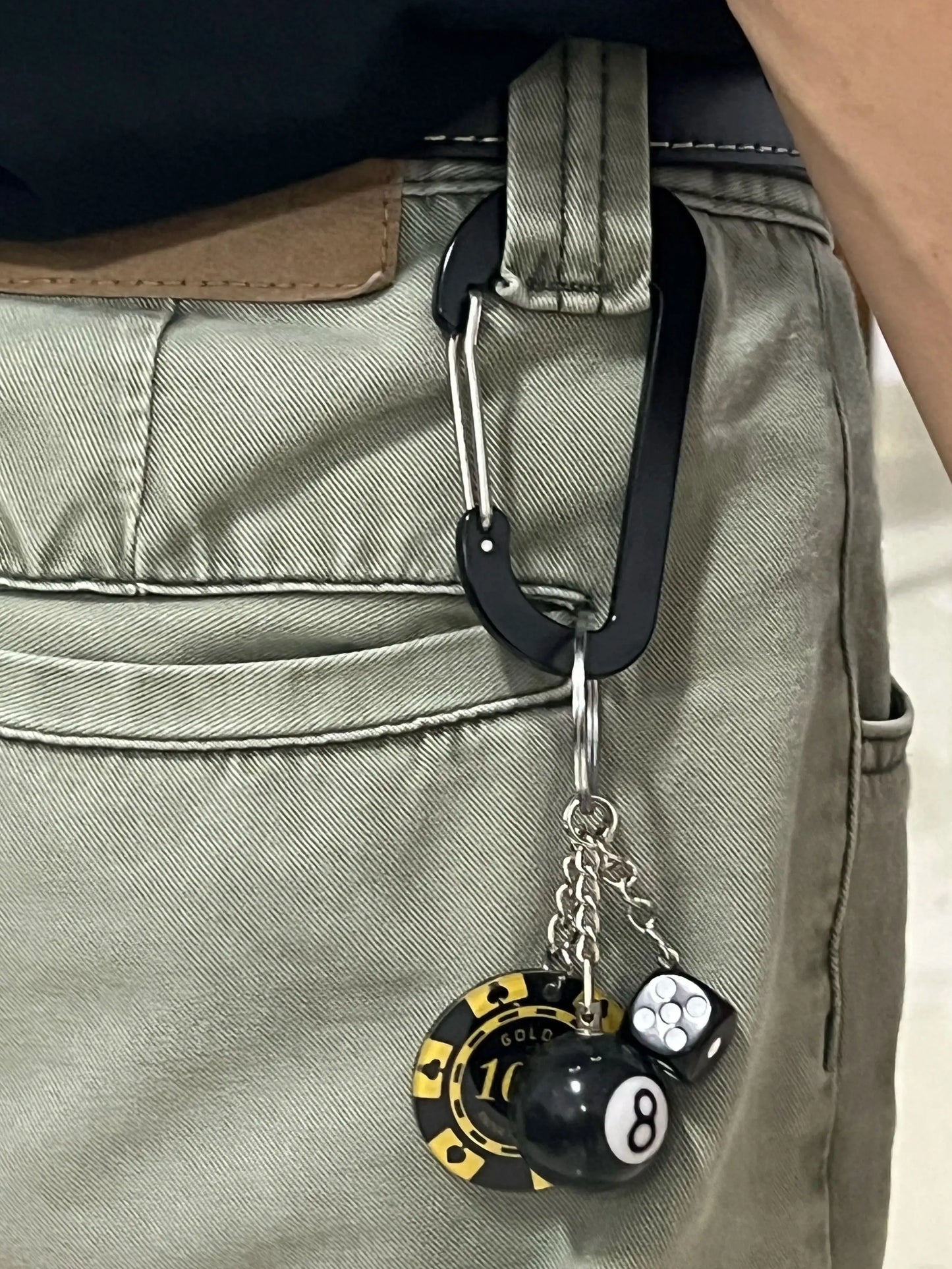 Fashionable Multi functional Keychain Casino Style Lucky Dice Black 8 Lucky Chip Pendant Mountaineering Buckle Bottle Opener