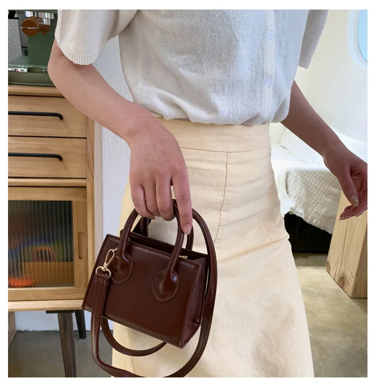 Small Square Bag New Popular Retro Mini Handbag Literary Crowds Shoulder Messenger Female Bag Mini One Shoulder Crossbody Bag
