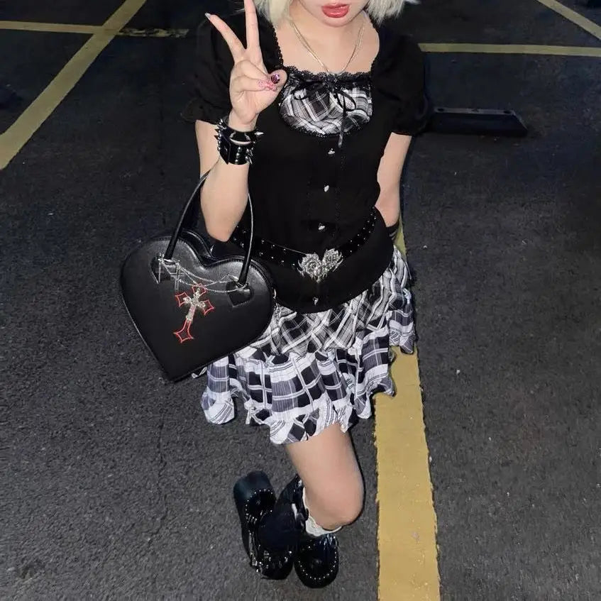 Gothic Style Women's Love Heart Purse Handbags Y2k Hot Girls Punk Shoulder Bag Metal Decoration Female Black Cool Messenger Bags