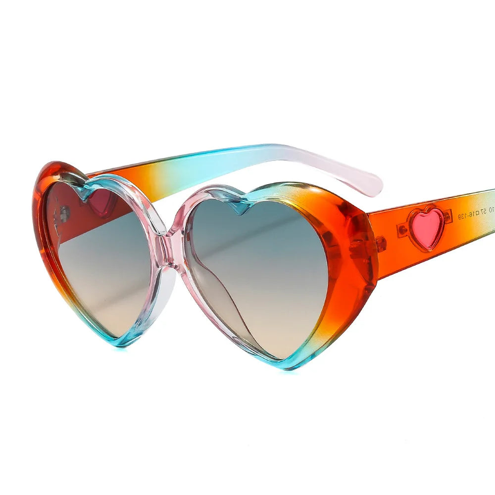 Fashion Ladies Oversized Frame Eyewear New Love Shape Iridescent Shade Luxury Designer Women's Heart Gradient Sunglasses Women